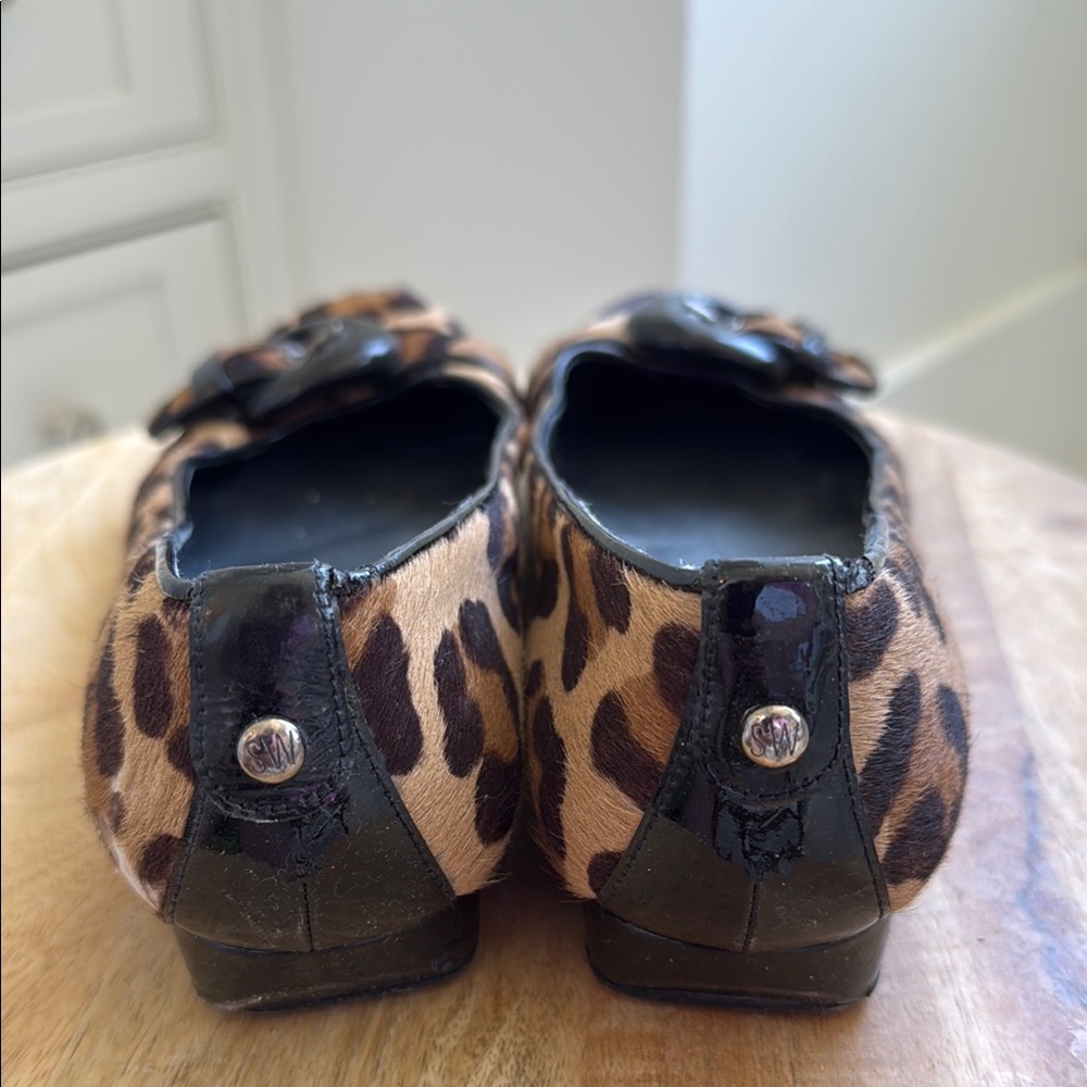 Stuart Weitzman Leopard Print Women's Flats with Buckle - Picture 3 of 8